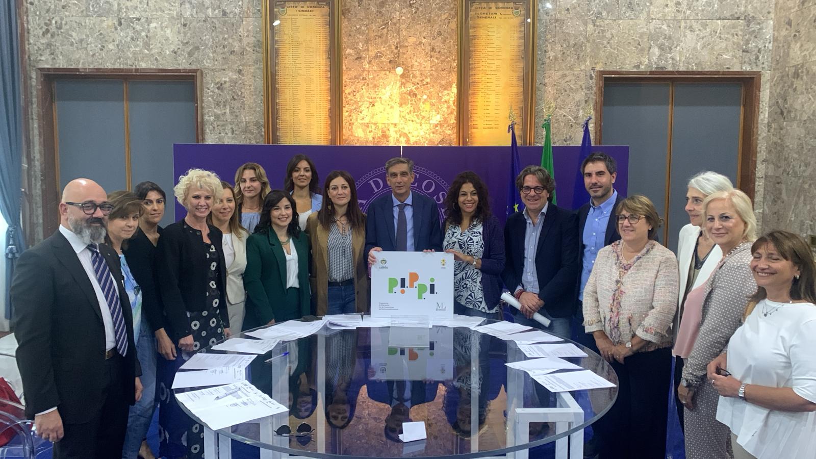 Presentato a Cosenza il P.I.P.P.I.: Programma di inclusione sociale in favore di famiglie svantaggiate a rischio allontanamento minori